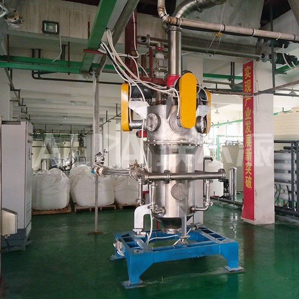 <a href=http://m.juhekeji.cn/chanpin/27.html target=_blank class=infotextkey>氣流粉碎機</a>現(xiàn)場圖
